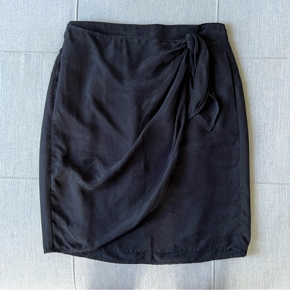 J Crew Japanese cupro faux-wrap lined skirt in charcoal, Sz 6 - Picture 1 of 5